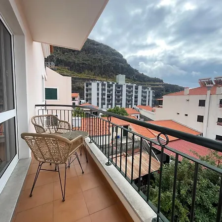 Ribeira Brava - Duplex Sea View Apartment *